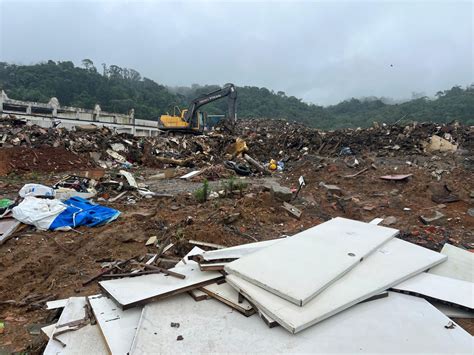 S Rie De Enchentes Em Rio Do Sul Acaba Mais De Mil Toneladas De