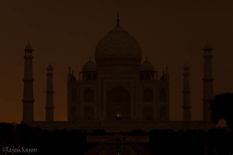 Night Viewing @ Taj Mahal – Rajesh Kapoor