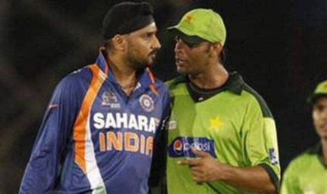 India Vs Pakistan T20 World Cup 2021 Shoaib Akhtar Trolls Harbhajan