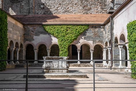 Dsc Claustro Siglo Xii Monasterio De San Pedro De Ro Flickr