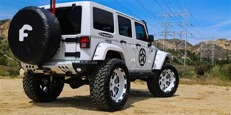 Lifted Jeep Wrangler On Forgiato Offroad Wheels [Video] - autoevolution