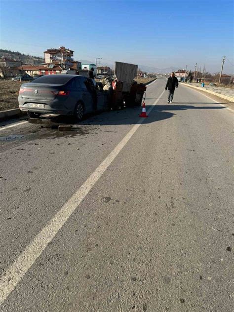 Traktörün ortadan ikiye bölündüğü kazada 5 kişi yaralandı Ordu Olay