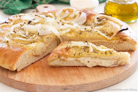 Focaccia Alla Cipolla Ripiena Cuciniamo Con Chicca