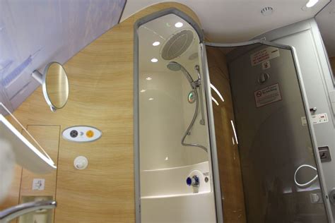 Review Emirates Airbus A380 First Class Shower Spa Executive Traveller