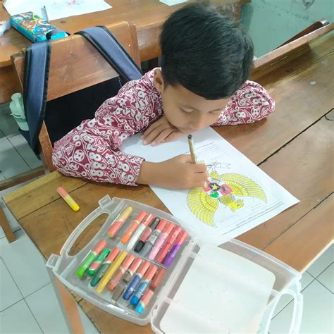 Tempat Pertama Dan Utama Untuk Menanamkan Nilai Nilai Pancasila Adalah