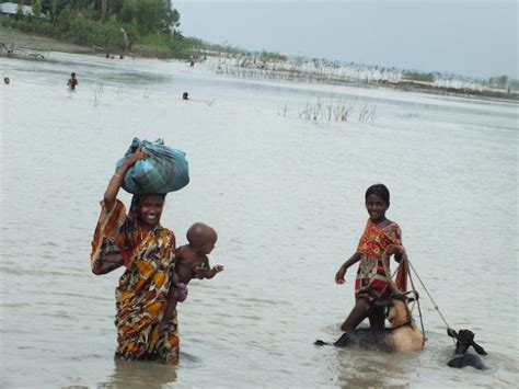 Bangladesh Floods Leave Thousands Homeless