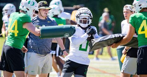 Projecting Oregon S Offensive Depth Chart As Ducks Enter Final Week Of