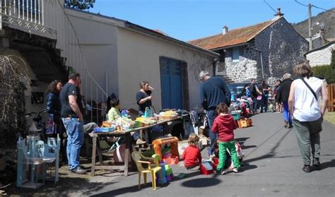 Saillant a réussi son premier vide greniers Saint Nectaire 63710