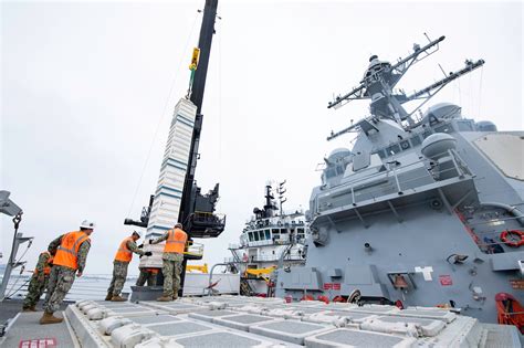 Navy Demonstrates Vls Reload In San Diego Harbor Us Pacific Fleet