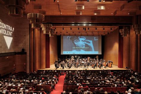 News José Antonio Montaño Orchestra Conductor