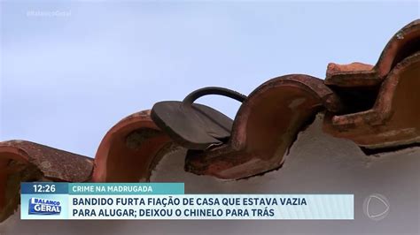 Bandido furta fiação de casa e esquece o chinelo dele no telhado