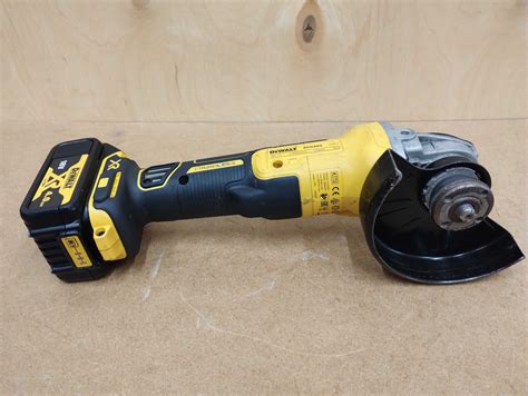 Szlifierka kątowa DeWalt DCG 405 z 2021 roku bateria 5 0Ah Szwecja OLX pl