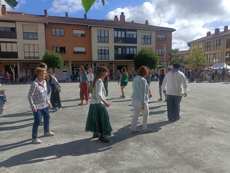 Fotos De La Plaza Dantza En Lekunberri