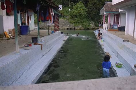 Uniknya Desa Sawai Maluku Tengah Dialiri Sungai Asinahu Yang Jernih