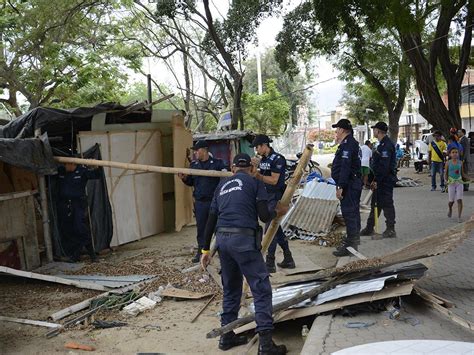 Desalojan A Varios Refugiados Del Terremoto Del 16a El Diario Ecuador