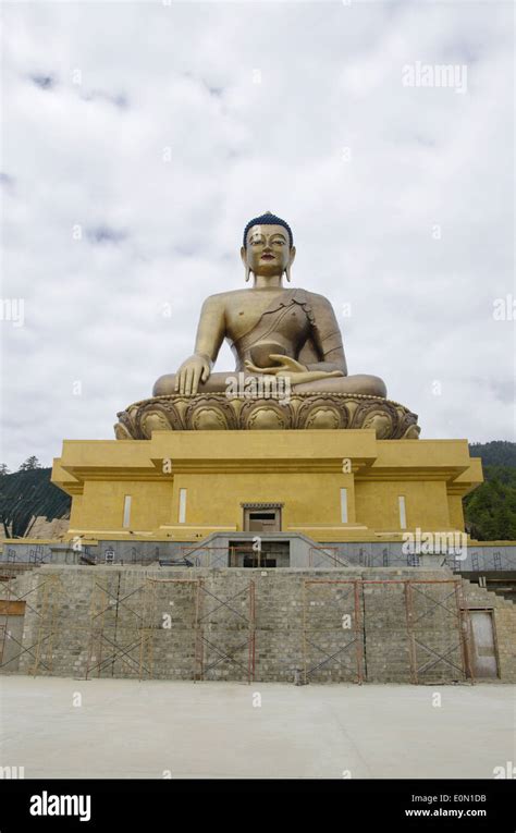 Gigantischer buddha Fotos und Bildmaterial in hoher Auflösung Alamy