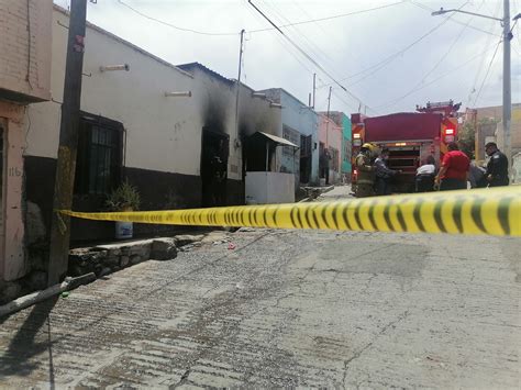 Fuego Consume Parte De Vivienda En Colonia Cerro De La Cruz Mascotas