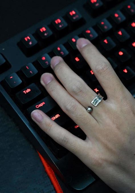 Ricattata Per Un Video Hot Di Lei Ancora Minorenne