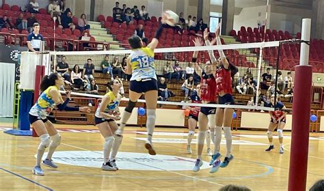 Volley B F Ppv Fasano Espugna Jesi E Spera Ancora Nella