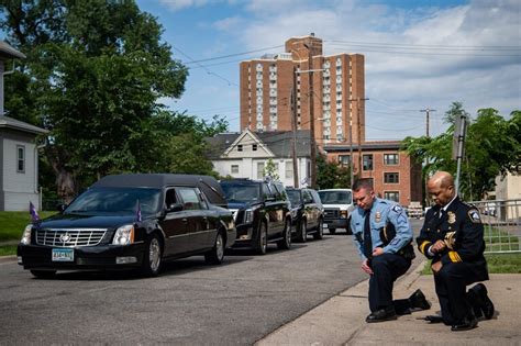 Minneapolis Violence Surges After George Floyd S Death As Police Officers Leave The Department