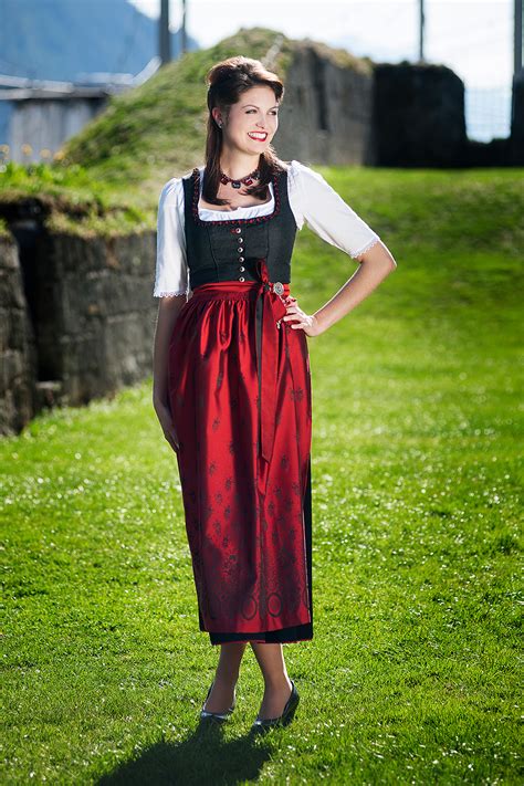 Tracht tragen Heimat fühlen LODENHAUS TYROL