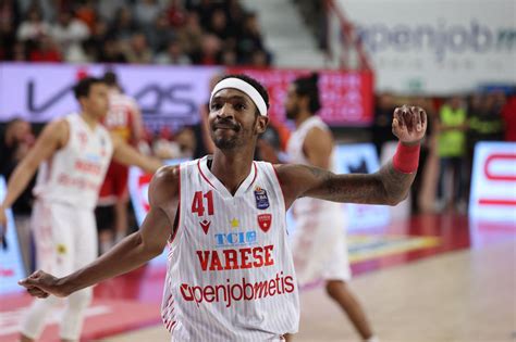 Varese Nuovo High In Serie A Per Tariq Owens Nel Successo Contro