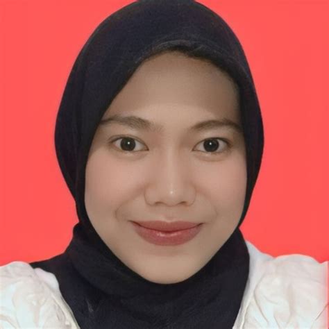 Amelia Sidoarjo Lulusan Sastra Indonesia Universitas Islam Negeri