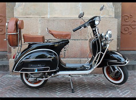 Planet Vespa Beautifully Restored Classic Vespas