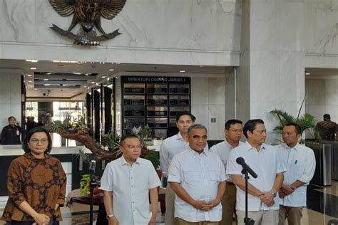 Profil Thomas Djiwandono Keponakan Prabowo Yang Diisukan Jadi Menkeu