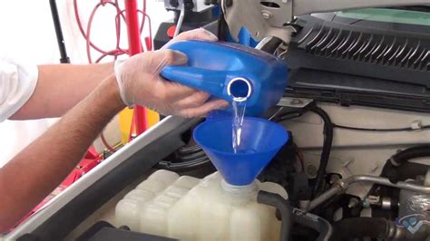 Aprende aquí a como revisar el nivel de agua del auto