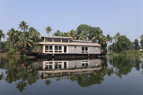 Top 5 Houseboats Near Kuttanad, Kerala - Updated 2024 | Trip101