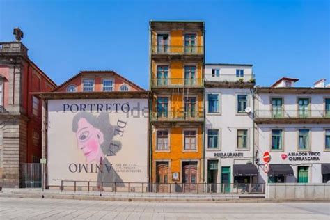 Prédio de uso misto à venda na rua dom Manuel II Bairro das Artes