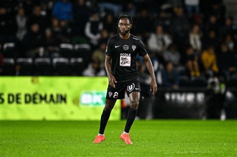 Angers SCO Joseph Lopy blessé et absent pour une longue durée