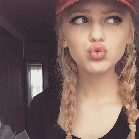 Pin By Rora Roro On Cap Loren Gray Easy Hairstyles Beautiful Girl Face