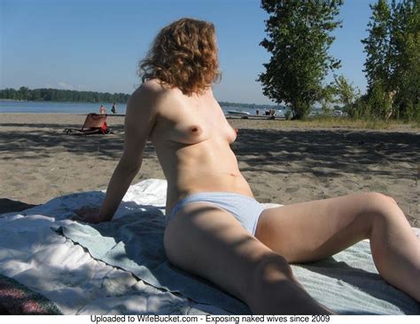 Exposing The Wife Naked And Creamed