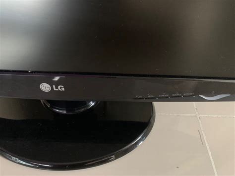 LG Flatron W2243T 22 Inch FHD Monitor VGA DVI Computers Tech