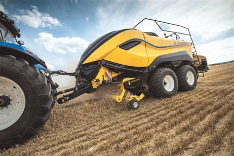 New Holland Bigbaler 1290 High Density Delivers All Out Efficiency And Productivity Wheels And