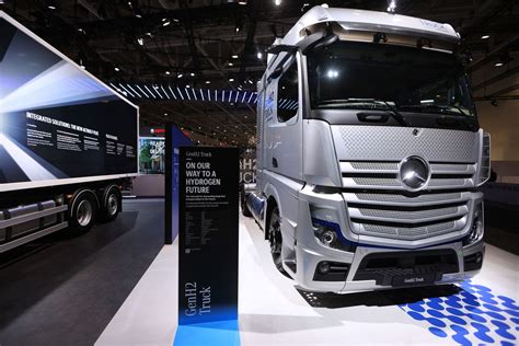 Daimler Truck, Abu Dhabi Partner on Green Hydrogen Supply - Bloomberg