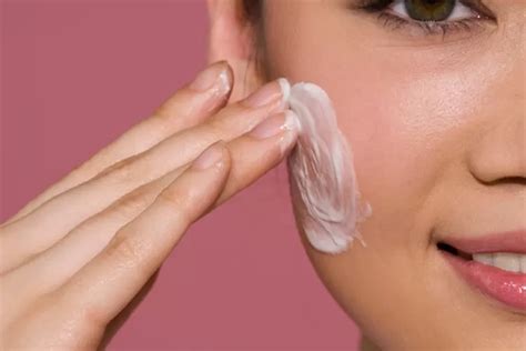 7 Rekomendasi Moisturizer Untuk Kulit Kering Terbaik Tahun 2024 FAQ Co Id