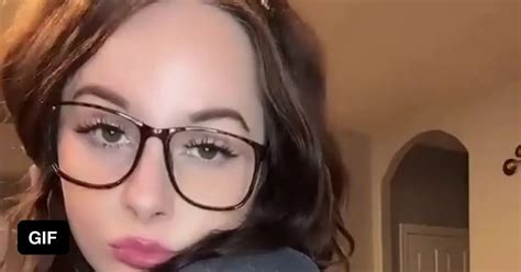 Thick Brunette 9GAG