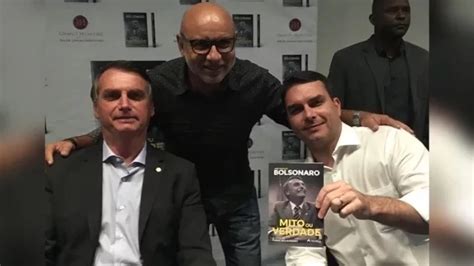 Ex funcionário faz pix de R 10 para ajudar Bolsonaro