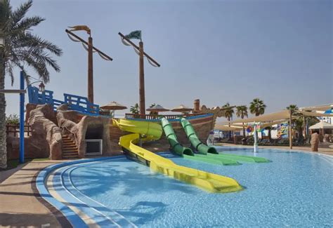 Desert Falls Water & Adventure Park, Doha: Tickets, Photos