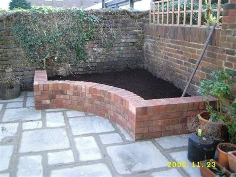 Brick Raised Flower Bed - WoodWorking Projects & Plans