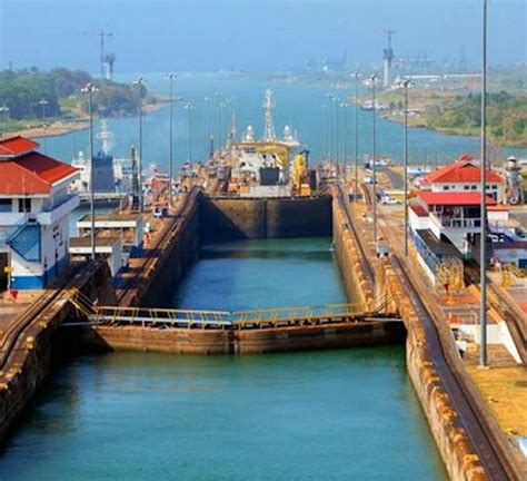 Panama Canal Crossing How Boats Pass Through The Panama Canal