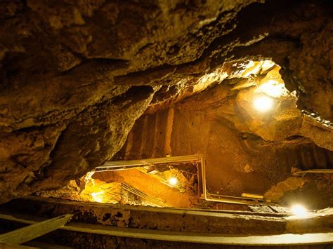 Lo Spettacolo Delle Grotte Del Sogno A San Pellegrino Visite Guidate