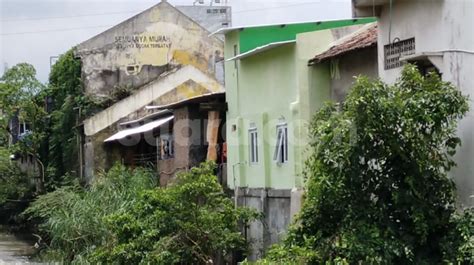 Warga Mendungan Keluhkan Bangunan Bersertifikat Di Bantaran Anak Sungai