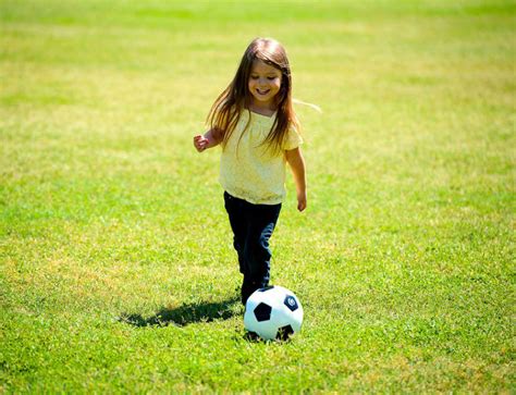 Projeto Oferece Aulas Gratuitas De Futebol Para Meninos E Meninas