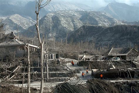 Merapi volcano erupts - CSMonitor.com