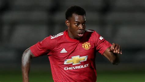 Watch: Anthony Elanga scores brilliant goal during Man Utd training ...