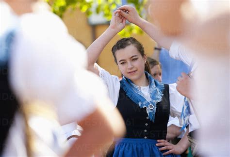 What Do Austria People Look Like / How To Spot An Austrian Abroad The Local - What it looks like ...